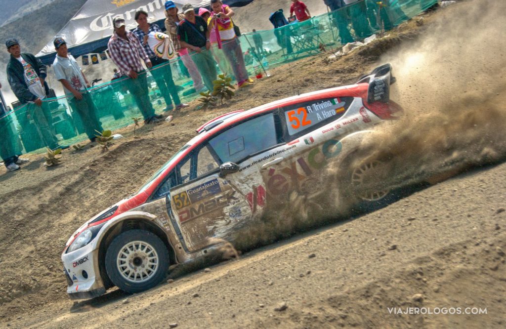 WRC Rally Guanajuato. Mexico. Auto Citroen del Piloto de WRC Ricardo Triviño pasando a toda velocidad por un tramo de tierra