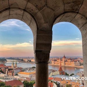 FOTOS DE ATARDECERES EN EUROPA - BUDAPEST, HUNGRÍA - CIUDAD DESDE VENTANA