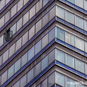 Puertas y ventanas - ventana abierta en torre latinoamericana en cdmx ciudad de méxico - simetría arquitectura