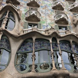 Tipos de ventanas - Puertas y ventanas del mundo - ventanas de la casa batló en calles de madrid españa