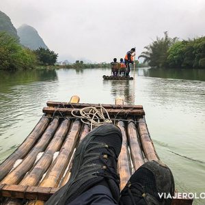 VIAJAR SOLO - PIES VIAJEROS TRAVEL FEET - PASEO EN BALSA DE BAMBOO EN YANGSHUO CHINA