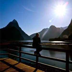 VIAJAR SOLO - TIPS Y MOTIVOS PARA VIAJAR POR TU CUENTA - MILFORD SOUND EN NUEVA ZELANDA